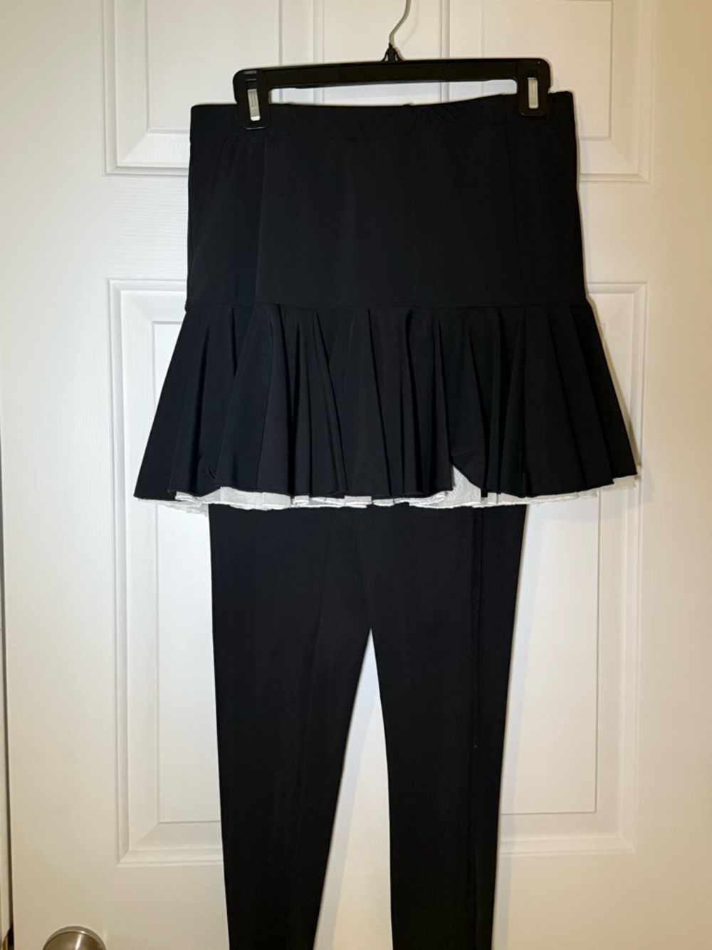 Tennis pleated skirt with leggings